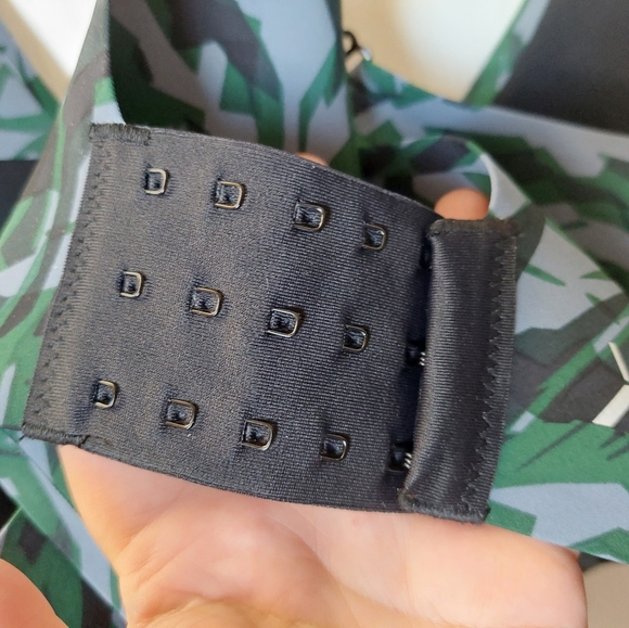 Knix Catalyst Front Zip Sports Bra - Picture 6 of 7